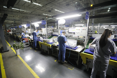 能定制家電還能查生產進度 海爾互聯(lián)工廠搭起用戶零距離&ldquo;生態(tài)圈&rdquo;